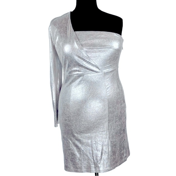 FASHION NOVA DIAMOND SKY METALLIC SILVER ONE SHOULDER HOLIDAY MINI DRESS - Picture 2 of 12